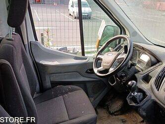 2017-ford-transit-1397675-44489888