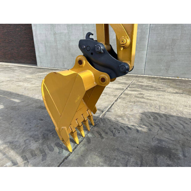 2017 Caterpillar 305.5E2-44490465