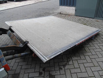 2012-iveco-eurocargo-150e25-1397700-44490821