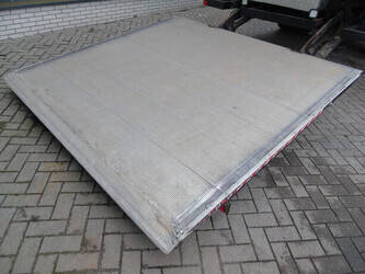 2012-iveco-eurocargo-150e25-1397700-44490831