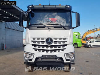 2023-mercedes-benz-arocs-3348-44515672