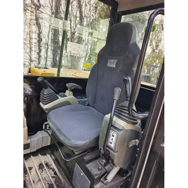 2023 كاتربيلر 305.5E-44516330