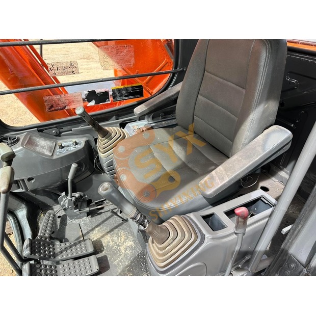 2023 Hitachi EX200-44516488