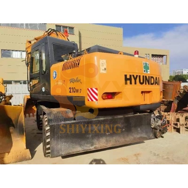 2022 هيونداي 210W-7-44516604