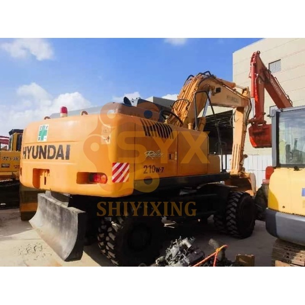 2022 هيونداي 210W-7-44516607