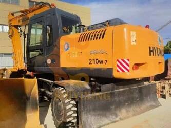 2022-hyundai-210w-7-1397836-44516608