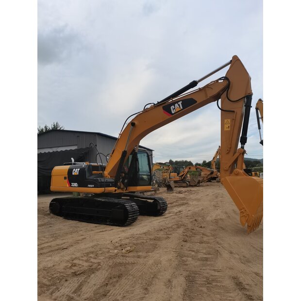 2024 Caterpillar 320D-44516697