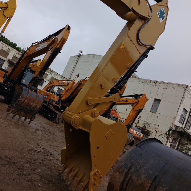 2024 Caterpillar 320D-44516727