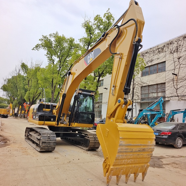 2024 كاتربيلر 320D2L-44516838