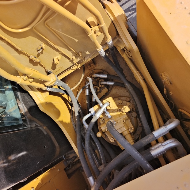 2023 كاتربيلر 320D2L-44516859