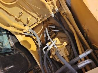 2023-caterpillar-320d2l-1397854-44516859