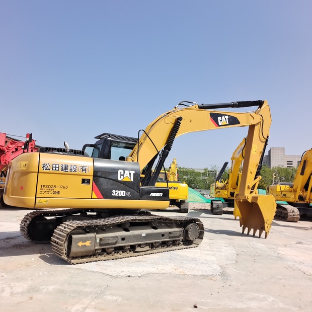 2023 كاتربيلر 320D2L-44516861