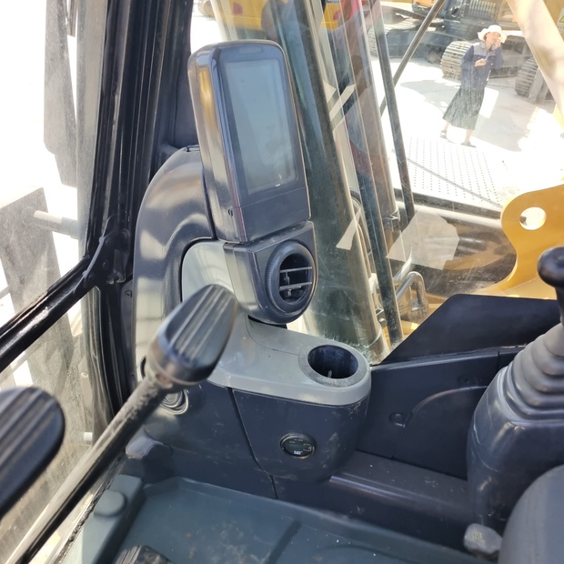 2023 كاتربيلر 320D2L-44516869