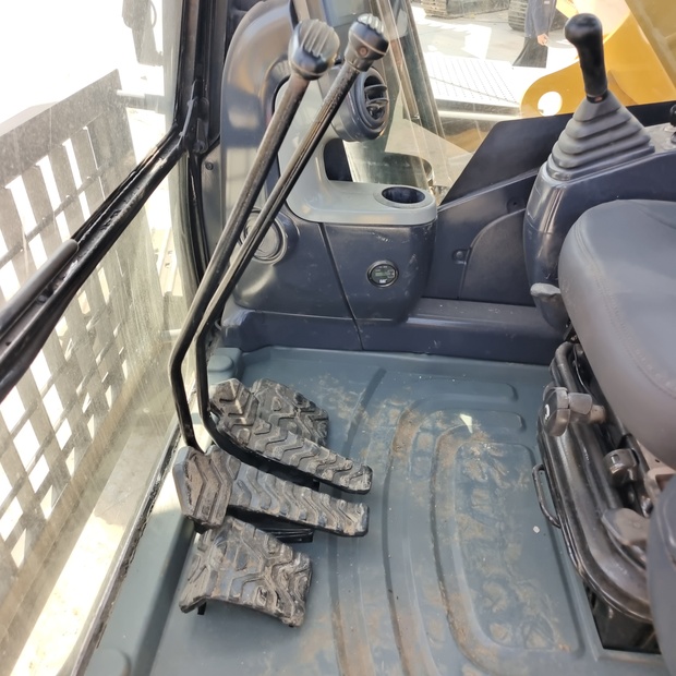 2023 كاتربيلر 320D2L-44516870