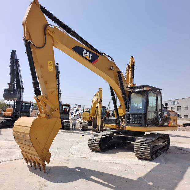 2023 كاتربيلر 320D2L-44516878