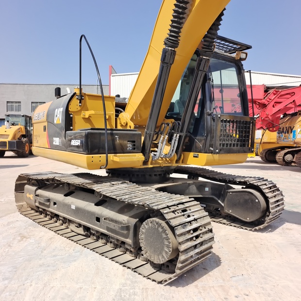 2023 كاتربيلر 320D2L-44516883