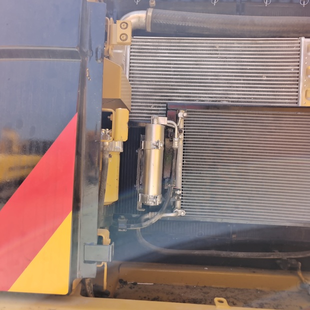 2023 كاتربيلر 320D2L-44516973