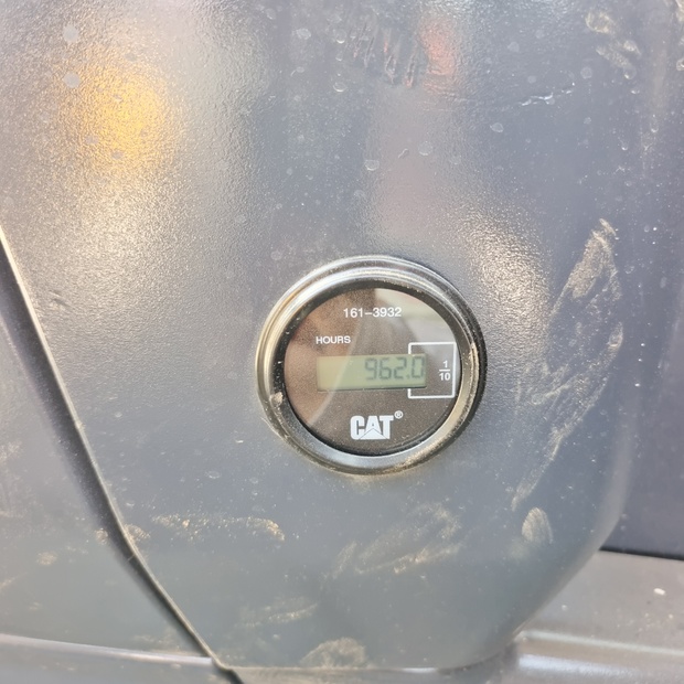 2023 كاتربيلر 320D2L-44516978