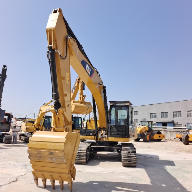 2023 كاتربيلر 320D2L-44516983