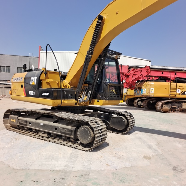 2023 كاتربيلر 320D2L-44516991