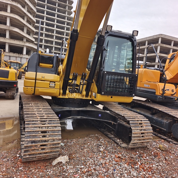 2023 Caterpillar 320D-44516996