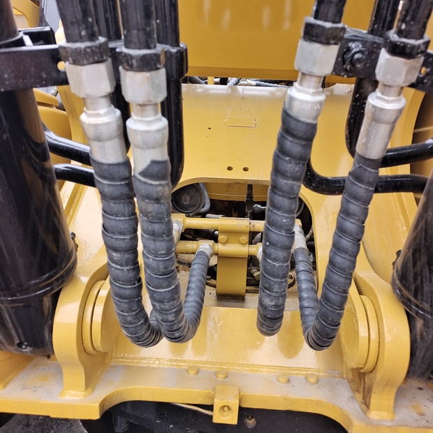 2023 Caterpillar 320D-44516999