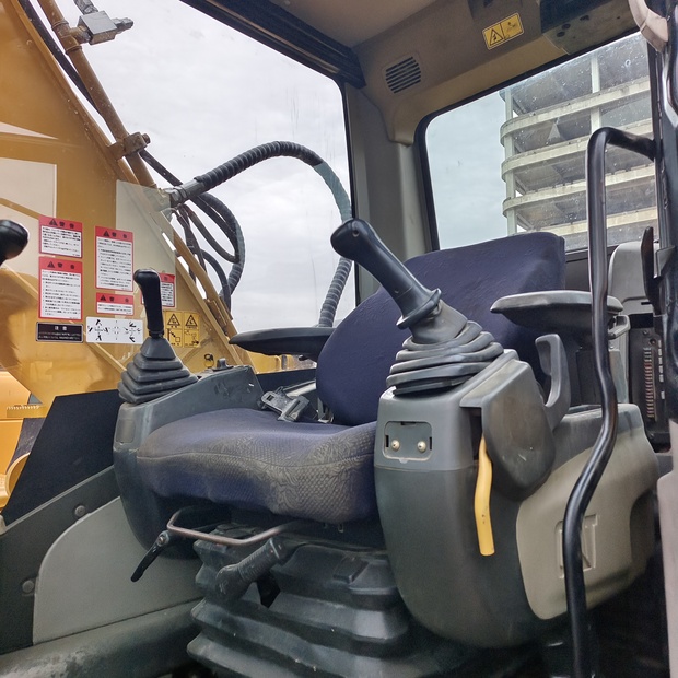 2023 Caterpillar 320D-44517000