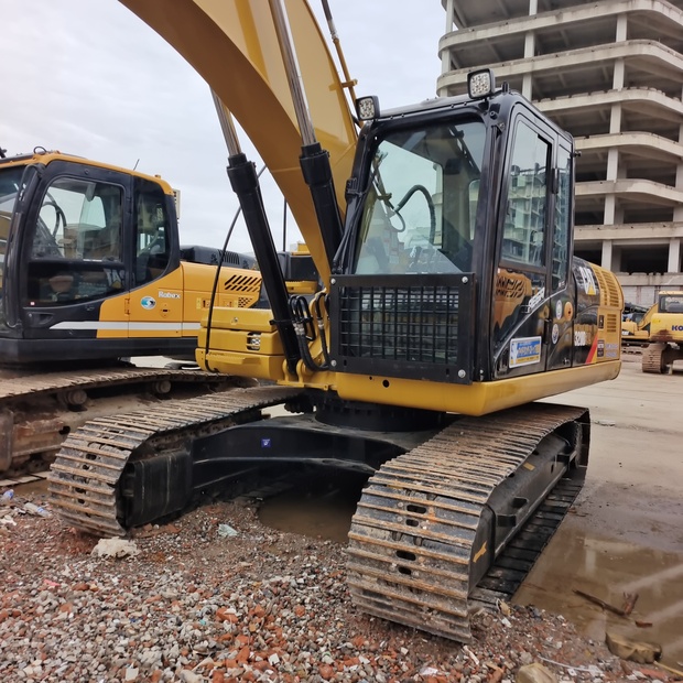 2023 Caterpillar 320D-44517005