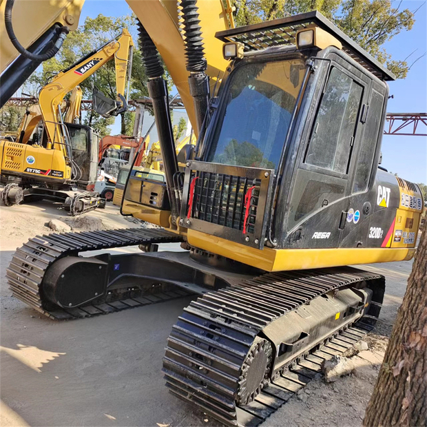 2023 Caterpillar 320D-44517009