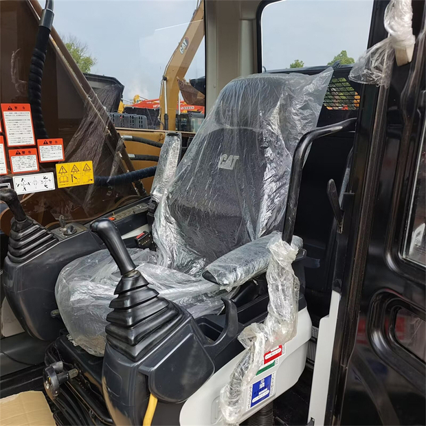 2023 Caterpillar 320D-44517013