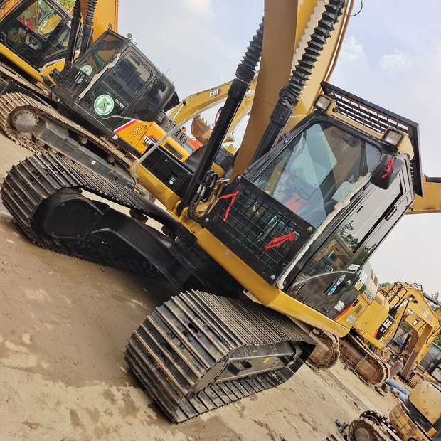 2024 Caterpillar 320D2GC-44517032