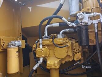 2024-caterpillar-320d2gc-44517035