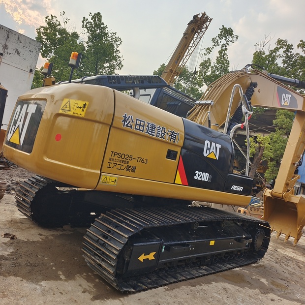 2024 Caterpillar 320D2GC-44517036