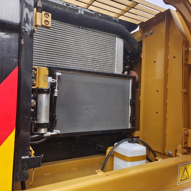 2024 Caterpillar 320D2GC-44517044