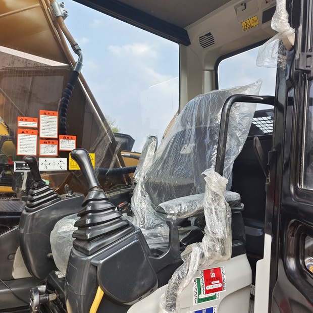 2024 Caterpillar 320D2GC-44517045