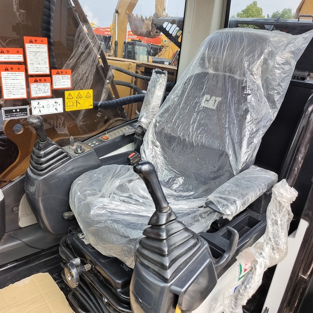 2024 Caterpillar 320D2GC-44517050