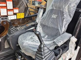 2024-caterpillar-320d2gc-44517050