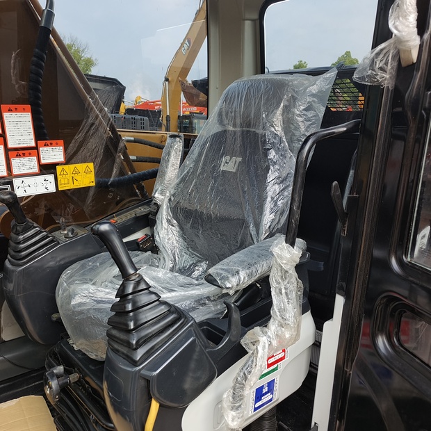 2024 Caterpillar 320D2GC-44517054