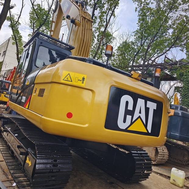 2024 Caterpillar 320D2-44517056
