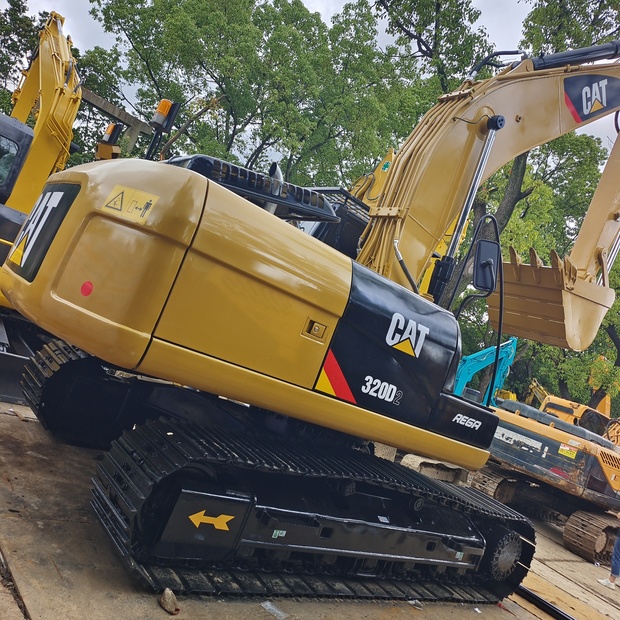 2024 Caterpillar 320D2-44517060