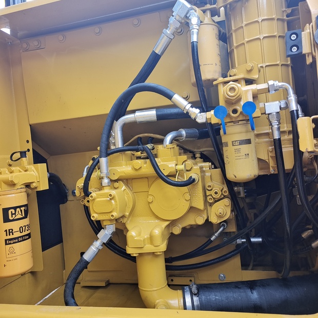 2024 Caterpillar 320D2-44517061