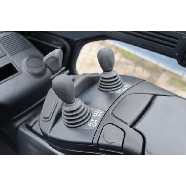 2018 ليندي E25-01-44519249