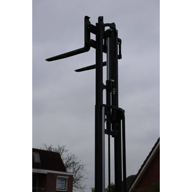 2018 ليندي E25-01-44519258