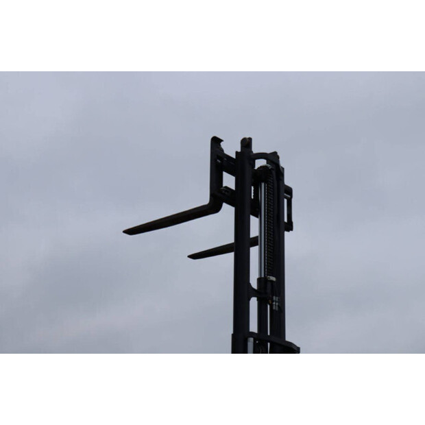 2018 ليندي E25-01-44519259