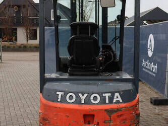 2017-toyota-8fbmt-30-44519264