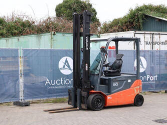 2017-toyota-8fbmt-30-44519268