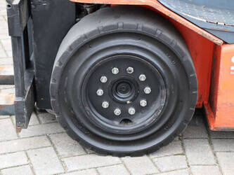 2017-toyota-8fbmt-30-44519274