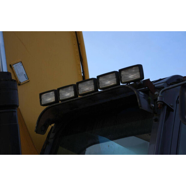 2012 نيو هولاند كوبلكو 385C-44519469