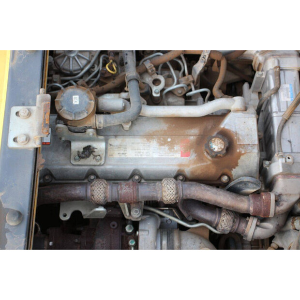 2012 نيو هولاند كوبلكو 385C-44519480