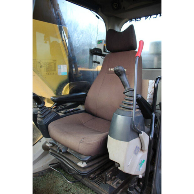 2012 نيو هولاند كوبلكو 385C-44519485